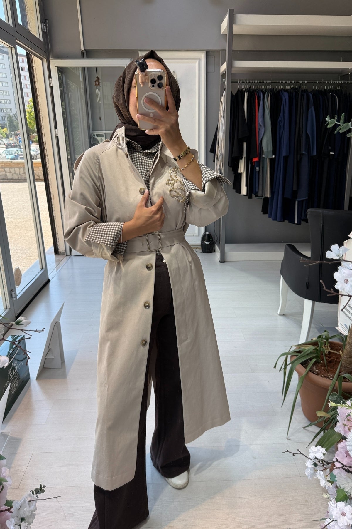 Exquise Taş İşlemeli Dik Yaka Kemerli Regular Bej Trençkot