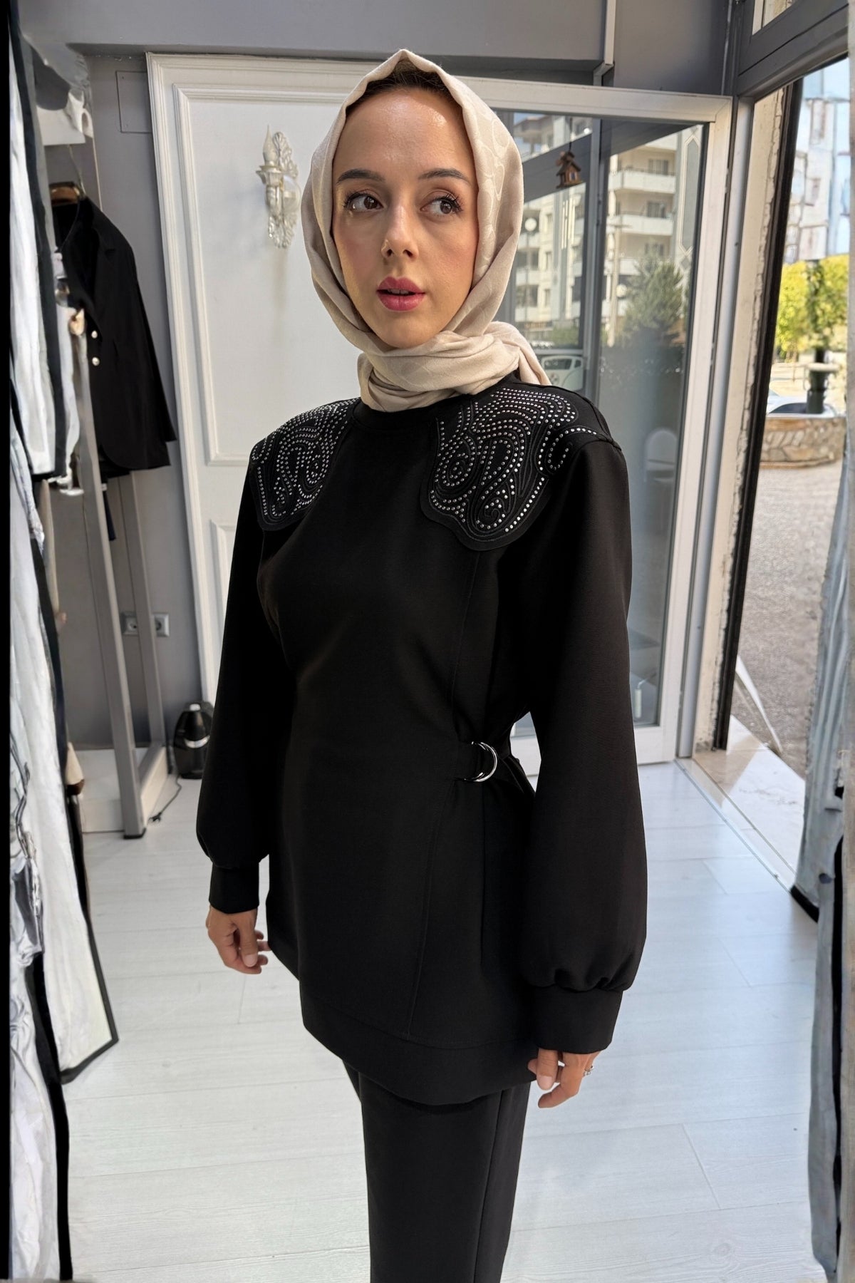 Venöve Siyah Nell Takım