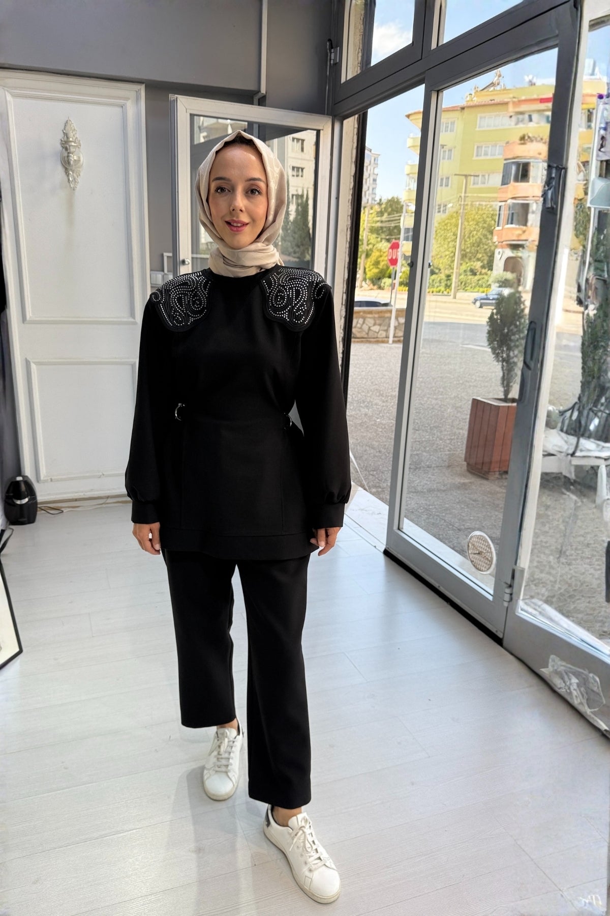 Venöve Siyah Nell Takım