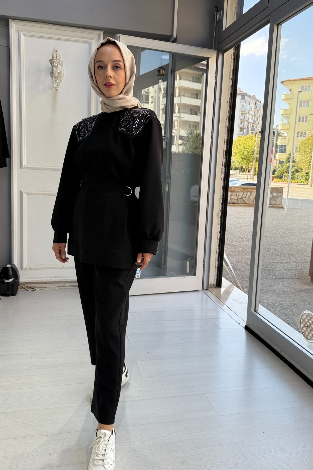 Venöve Siyah Nell Takım