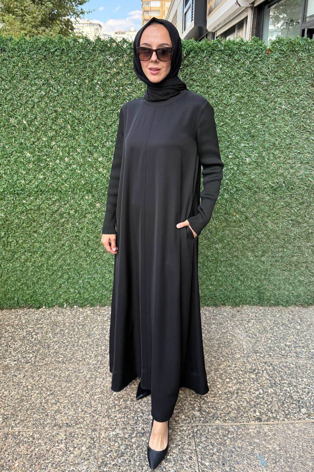 Exquise Bisiklet Yaka Uzun Kollu Kuşaklı Regular Siyah Midi Elbise