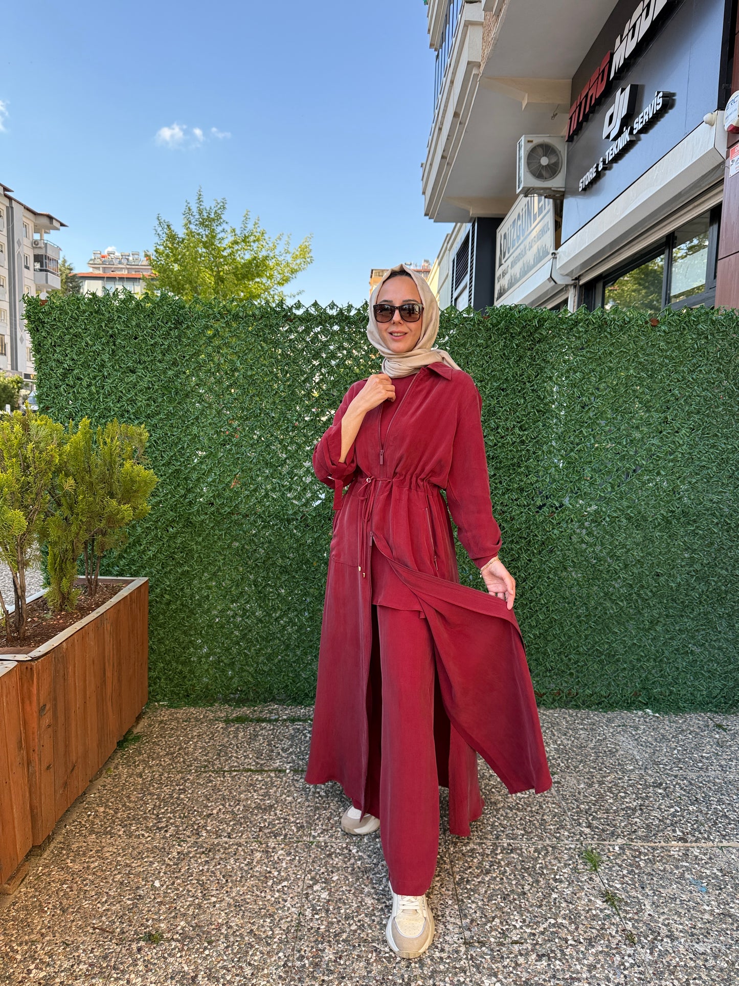 Miss Dalida Uzun Kap