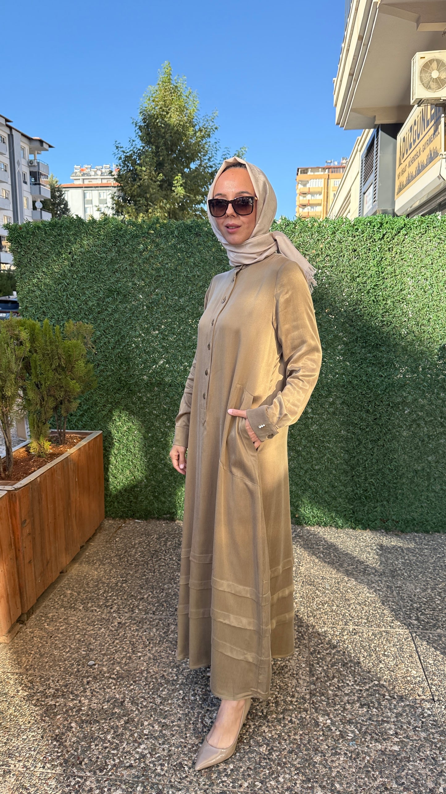 Miss Dalida Hakim Yaka Düğmeli Düz Renk Elbise