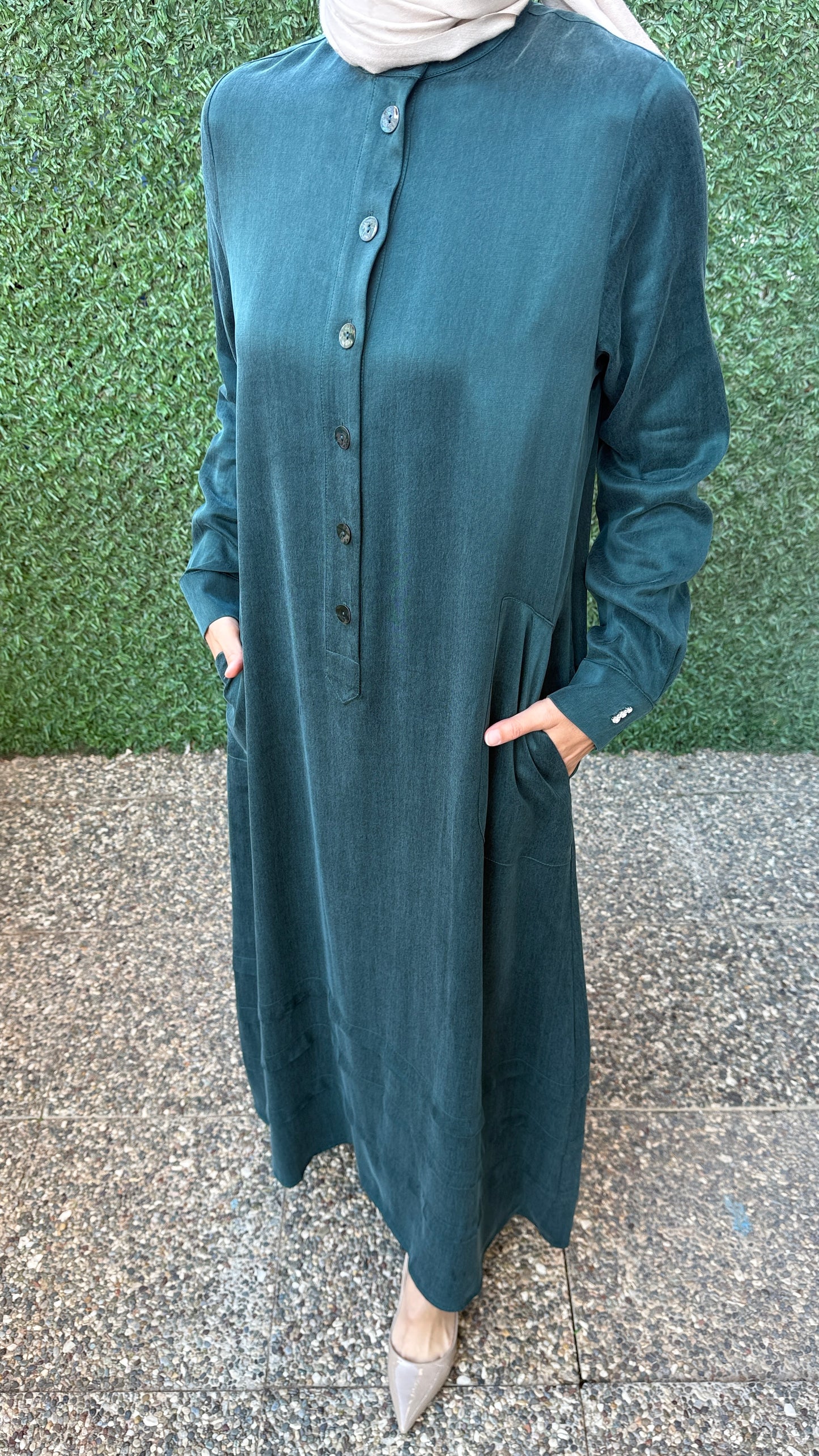 Miss Dalida Hakim Yaka Düğmeli Düz Renk Elbise