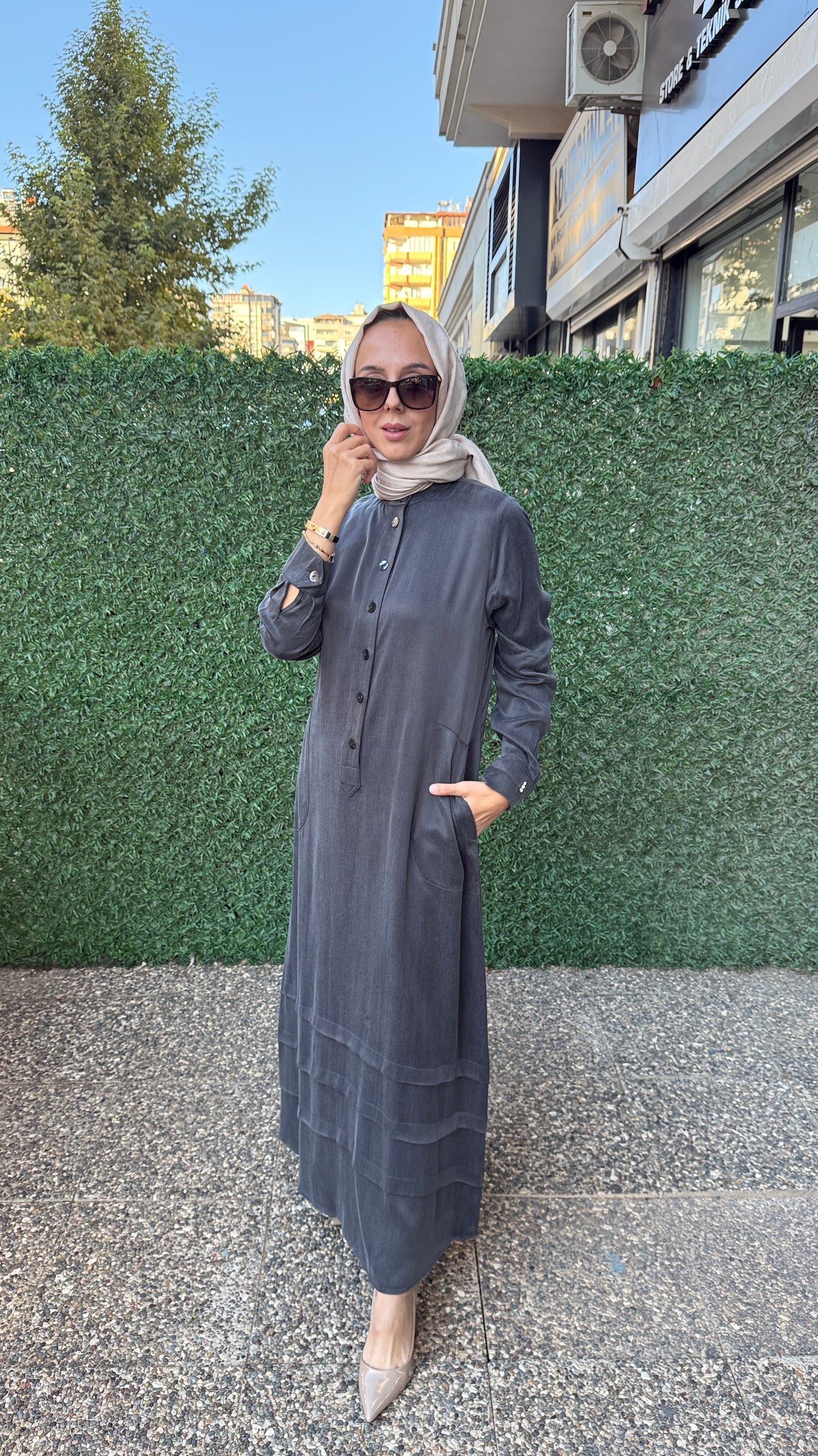 Miss Dalida Hakim Yaka Düğmeli Düz Renk Elbise