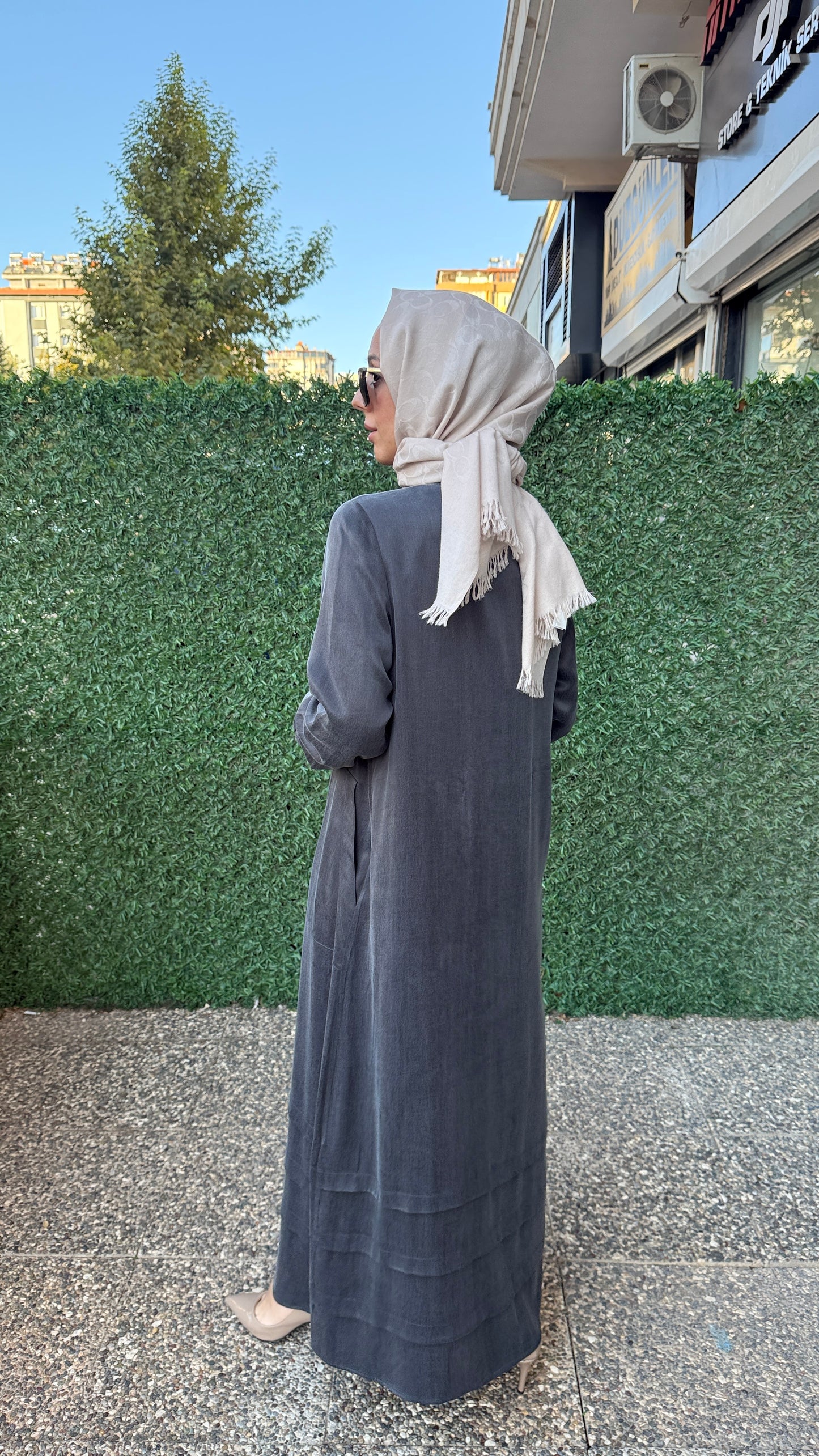 Miss Dalida Hakim Yaka Düğmeli Düz Renk Elbise