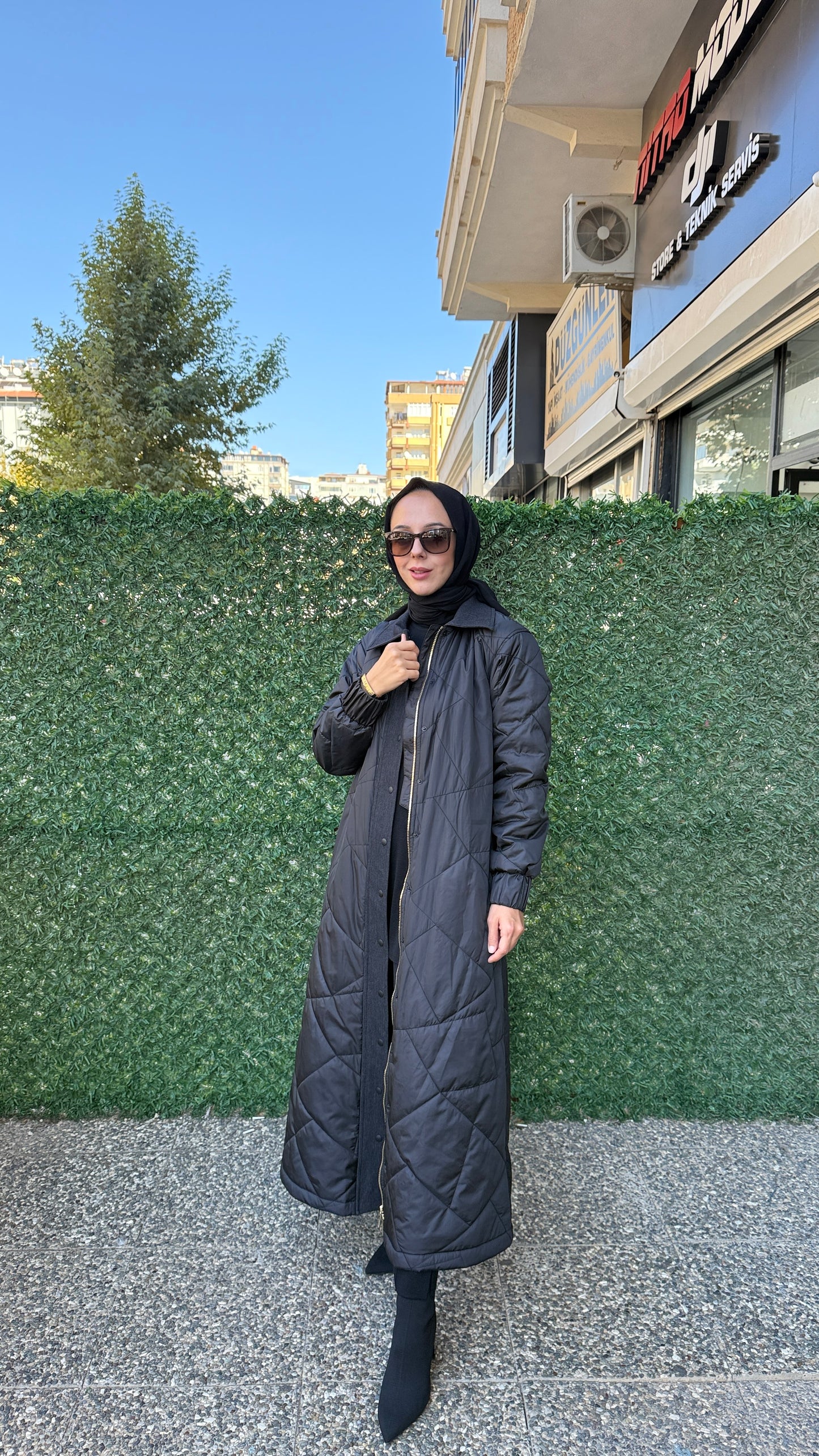 Miss Dalida Uzun Siyah Kapitone Mont