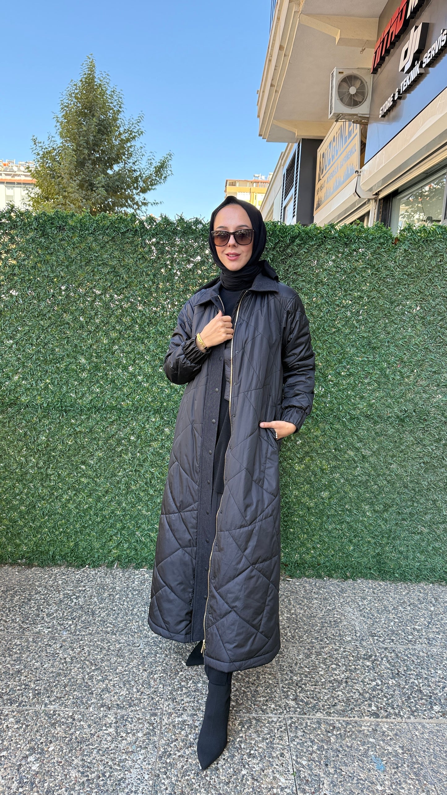 Miss Dalida Uzun Siyah Kapitone Mont