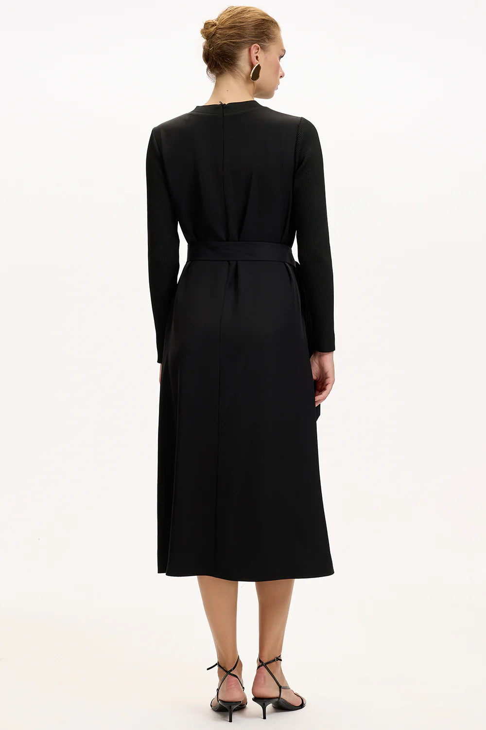 Exquise Bisiklet Yaka Uzun Kollu Kuşaklı Regular Siyah Midi Elbise