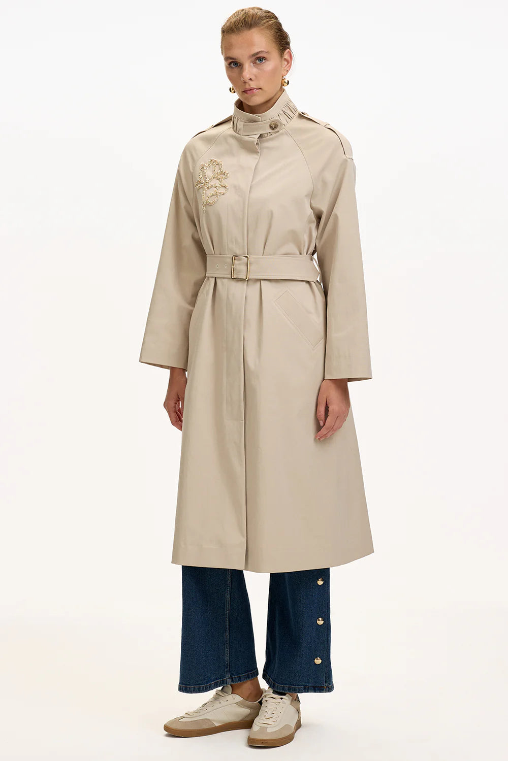 Exquise Taş İşlemeli Dik Yaka Kemerli Regular Bej Trençkot
