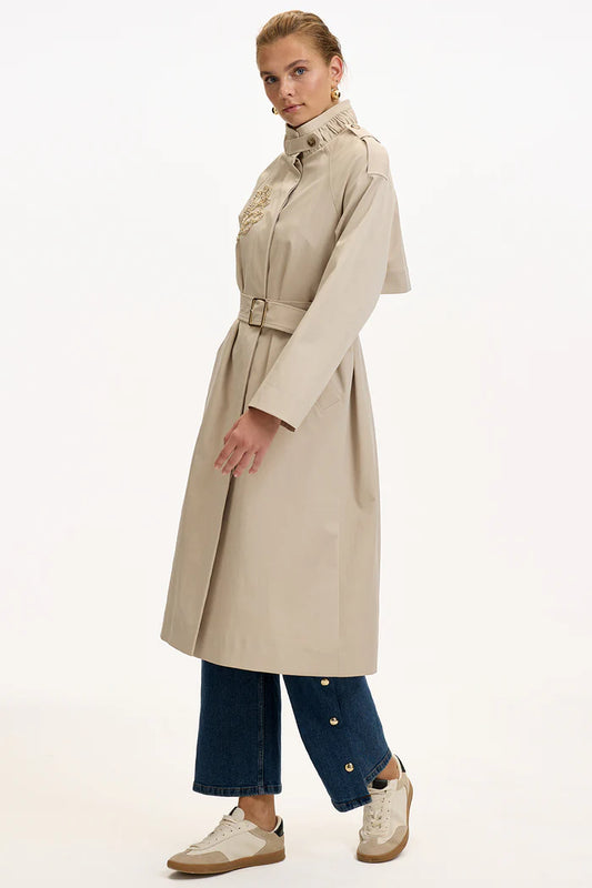 Exquise Taş İşlemeli Dik Yaka Kemerli Regular Bej Trençkot